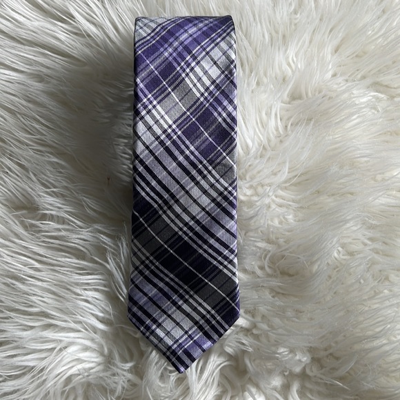 ✅ JOHN VARVATOS  Striped Luxury Tie - Picture 1 of 6